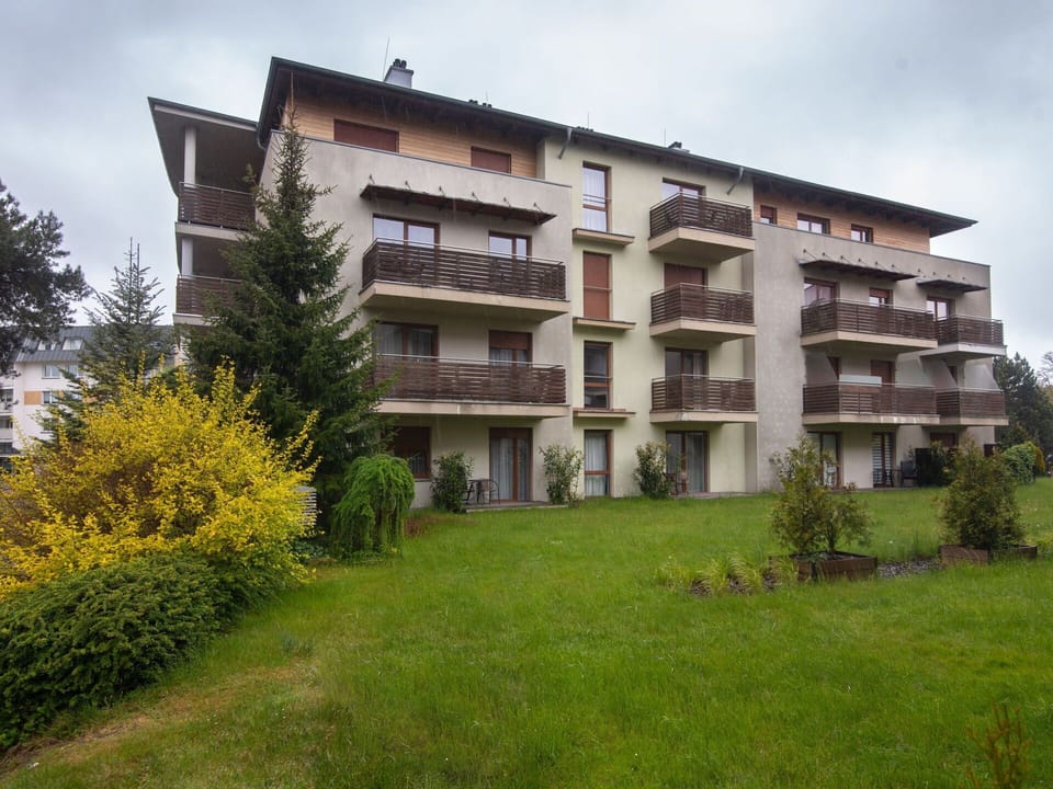 Residential Area, Apartment, Garden, Condominium, Lawn, Balcony, Yard, Landscaping, Villa