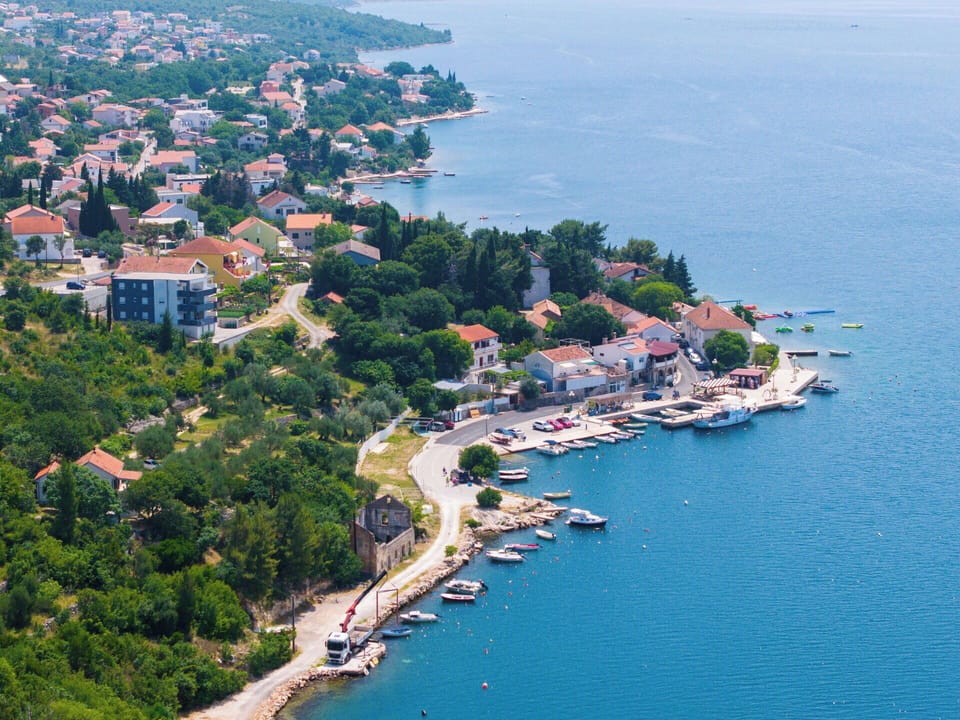 Body Of Water, Boat, Waterway, Watercraft, Coast, Coastal And Oceanic Landforms, Channel, Sea, Lake, Boats And Boating--Equipment And Supplies