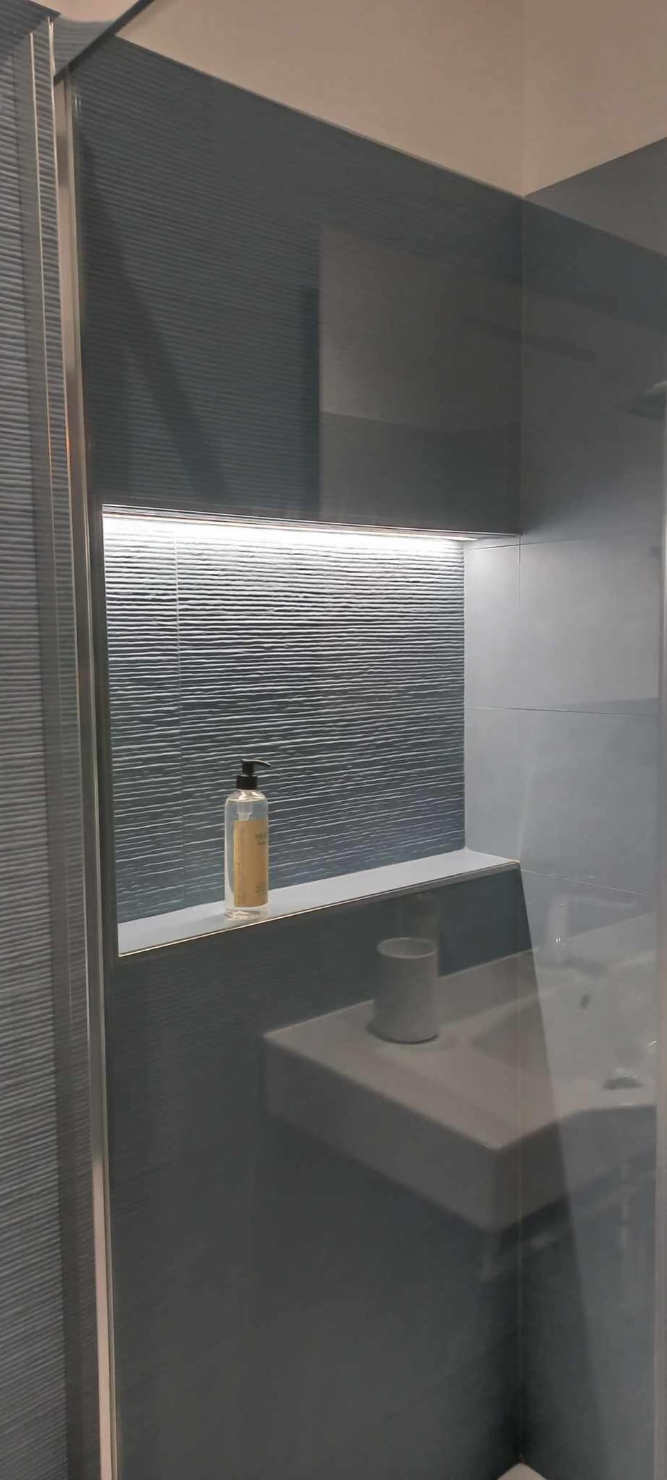 Family Quadruple Room | Bathroom | Shower, rainfall showerhead, hair dryer, bidet