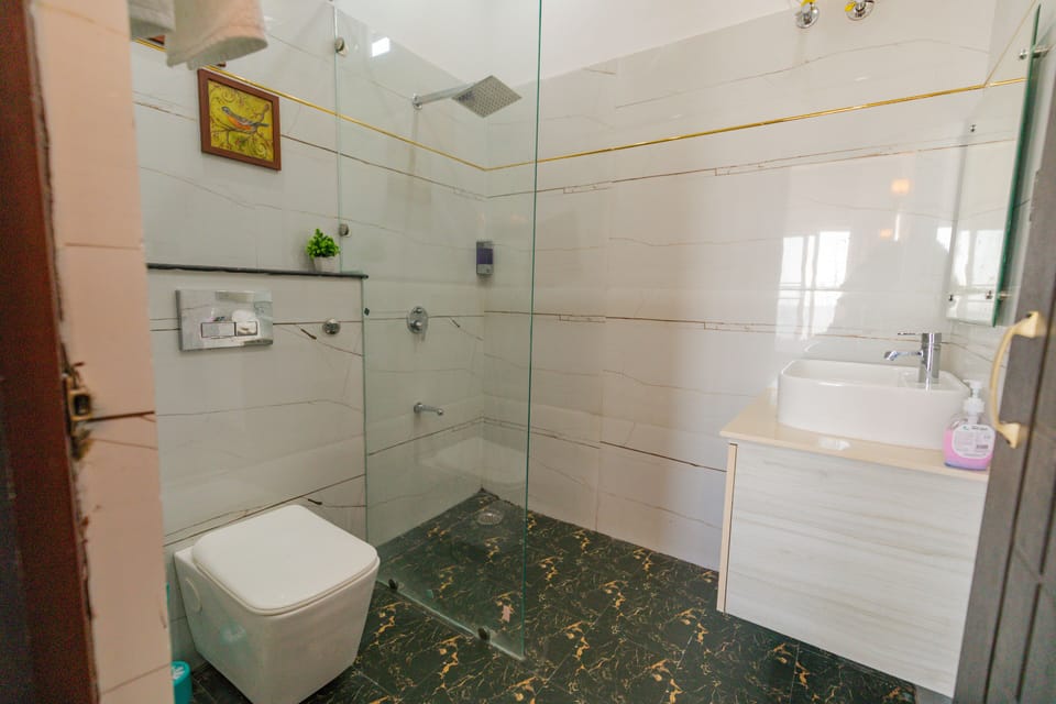 Deluxe Room | Bathroom