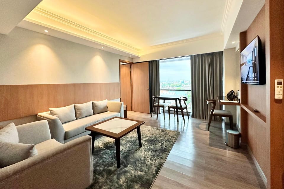 Suite | Living area | TV
