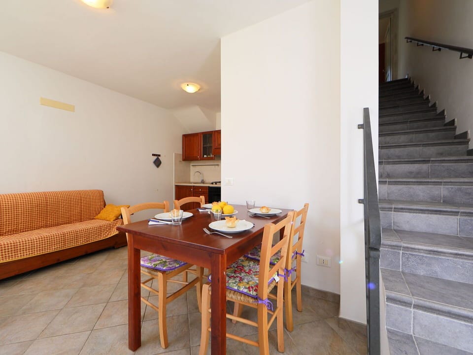 Table, Furniture, Building, Wood, Flooring, House, Floor, Living Room, Stairs, Wood Stain