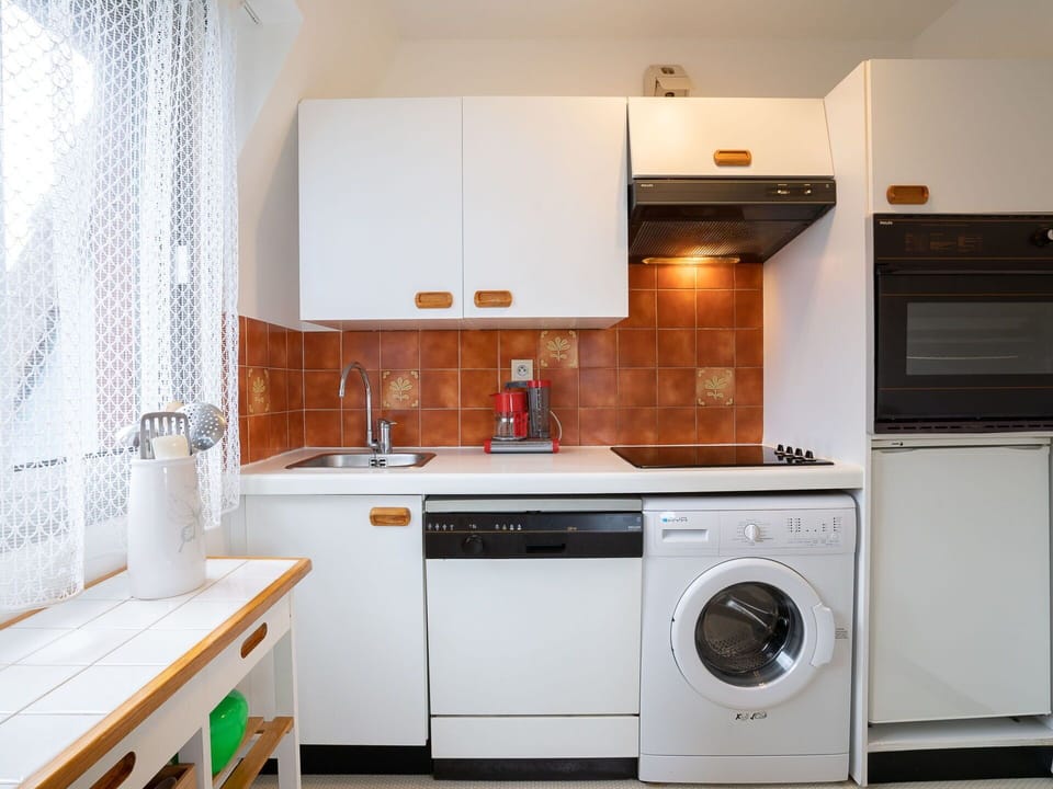 Cabinetry, Property, Furniture, Washing Machine, White, Building, Countertop, Kitchen Appliance, Laundry Room, Kitchen Stove