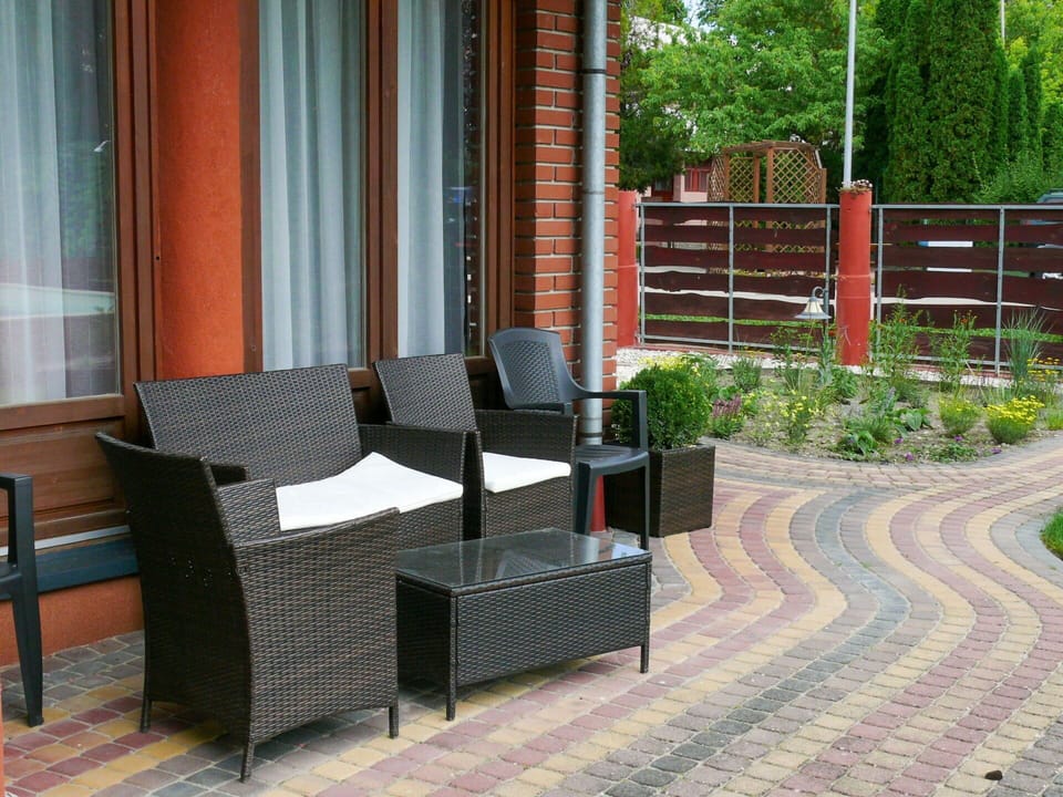 Plant, Furniture, Property, Wood, Shade, Architecture, Flooring, Road Surface, Floor, Brick