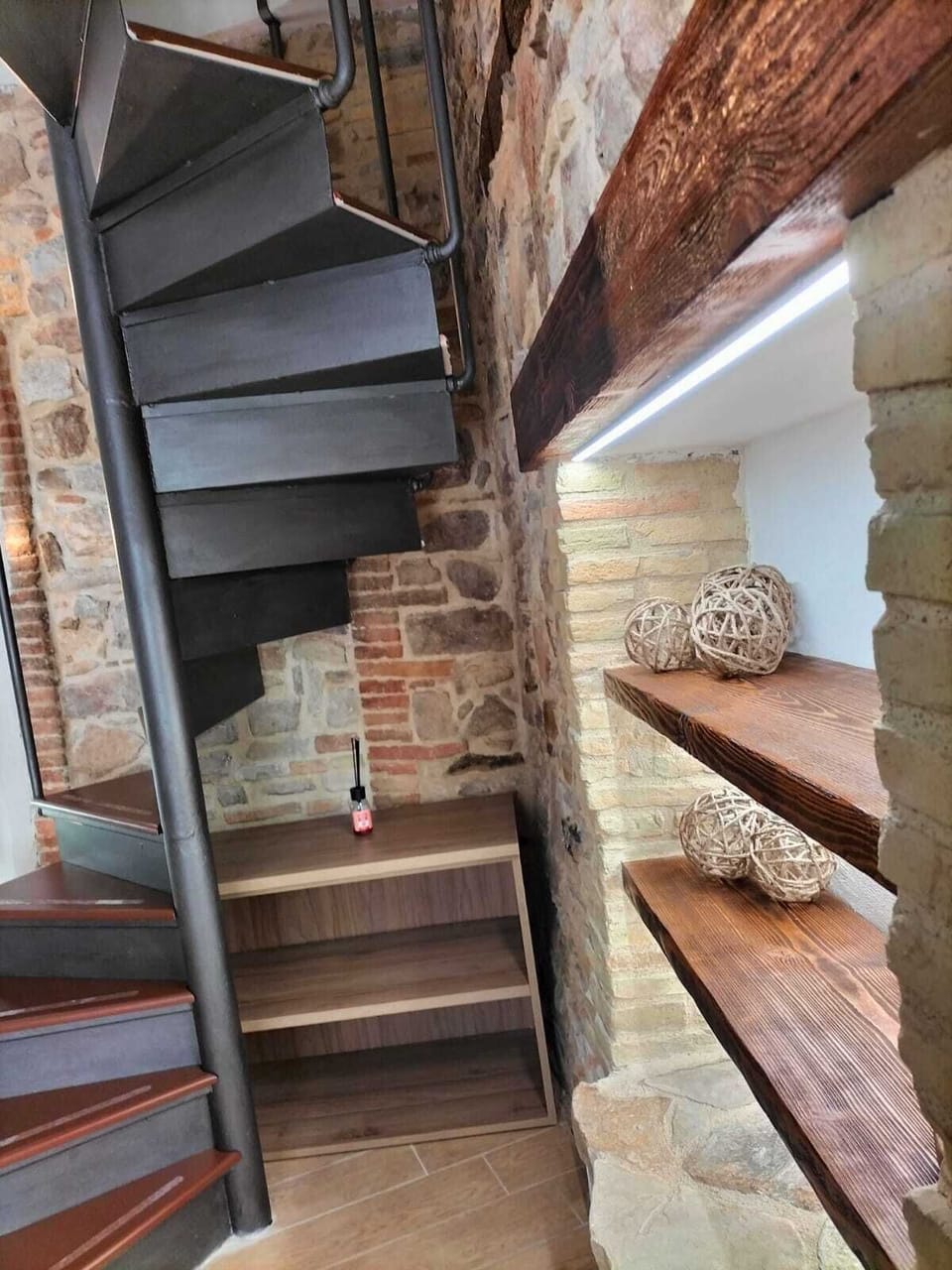 Deluxe Studio | Free minibar, desk, free WiFi