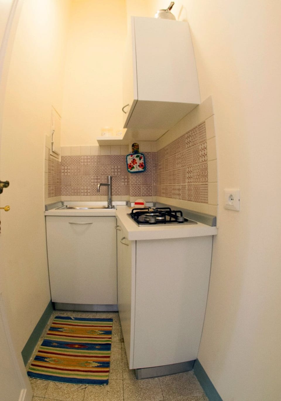 Superior Apartment, 2 Bedrooms, Kitchenette | Private kitchen | Electric kettle