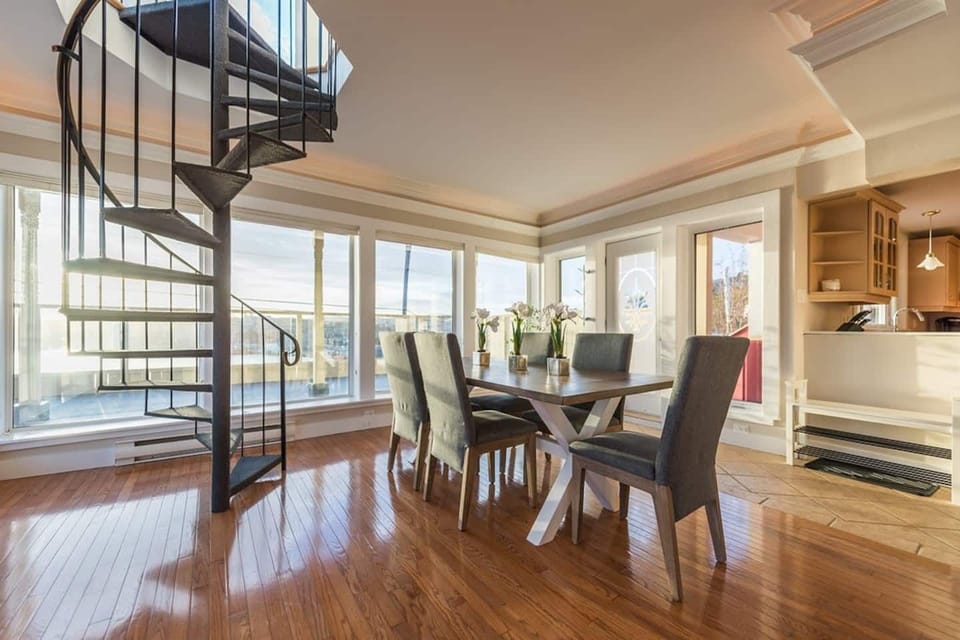 Gorgeous dining area where you can sit to eat and still take in the spectacular views all around.