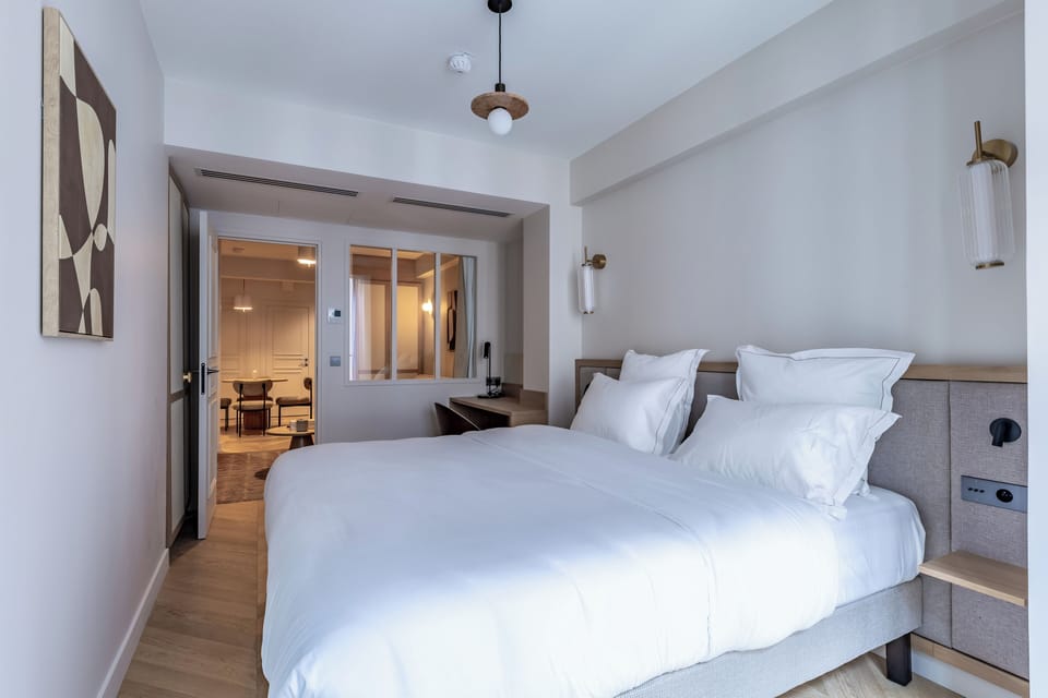 Premium Apartment | Premium bedding, pillowtop beds, in-room safe, individually decorated