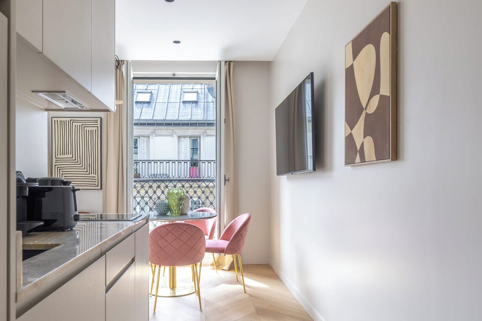 Superior Apartment | Private kitchen | Fridge, microwave, oven, dishwasher
