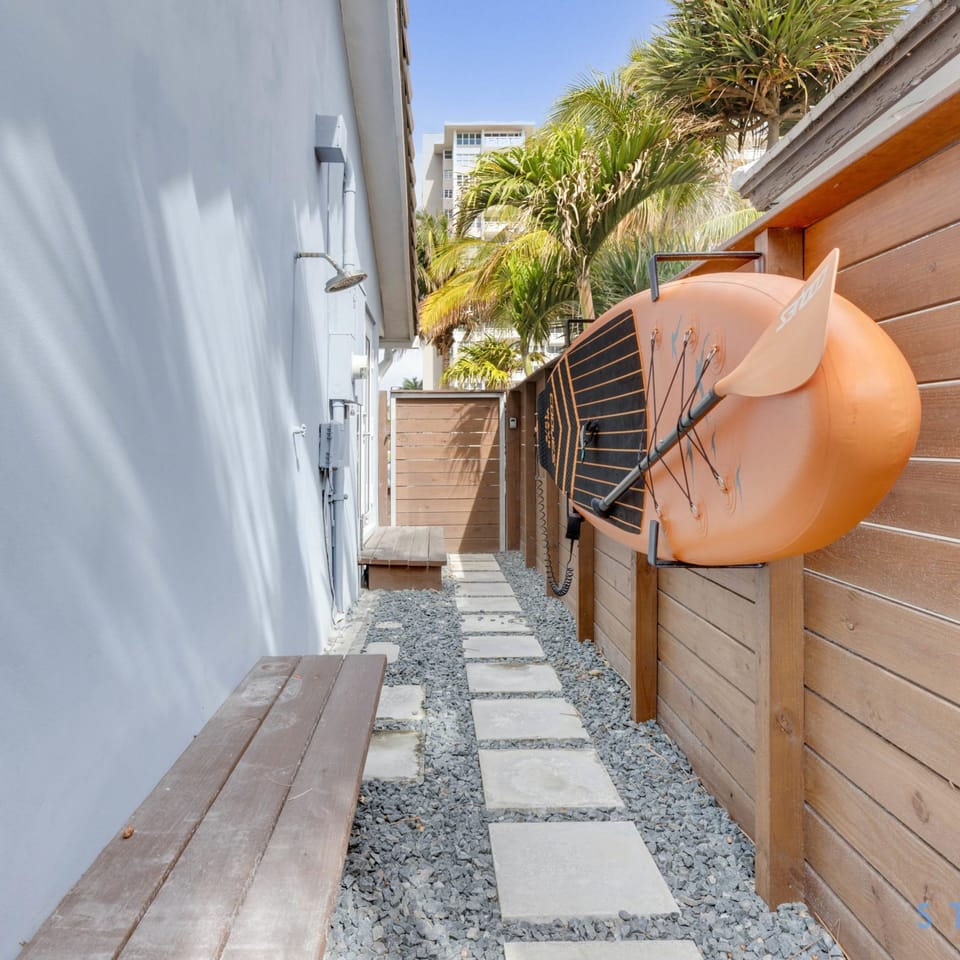 House | 3 bedrooms, iron/ironing board, high-speed internet