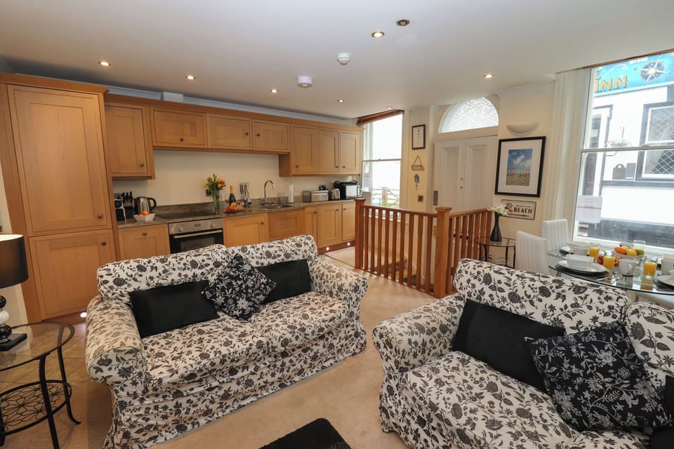 Cottage | Living area | Fireplace