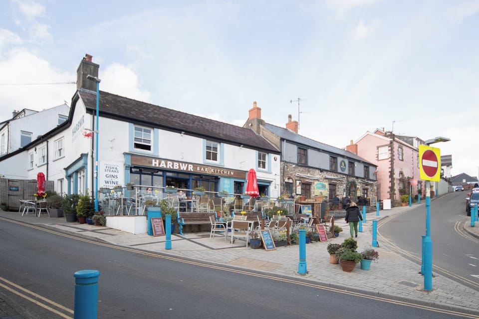 Beautiful sea views, Central