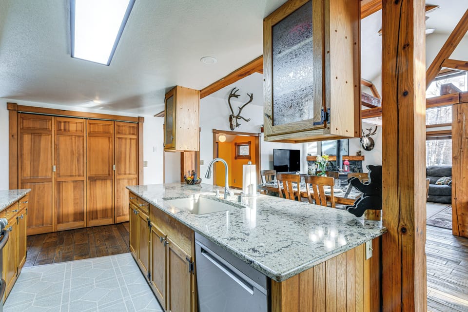 House (4 Bedrooms) | Interior