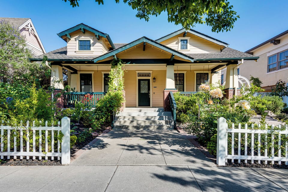 House (4 Bedrooms) | Front of property