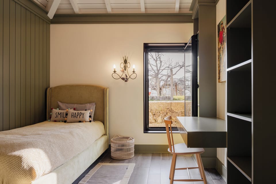 Family Townhome, 4 Bedrooms, Garden View, Ground Floor | Premium bedding, memory foam beds, in-room safe, individually decorated