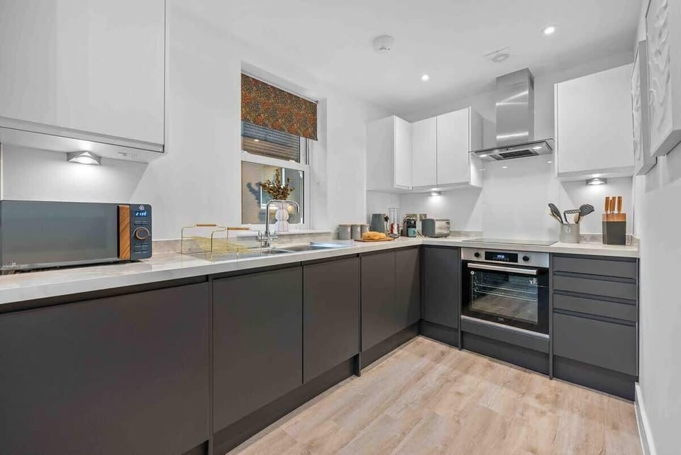 Kitchen at Blue Puffin Stays Short Lets & Serviced Accommodation