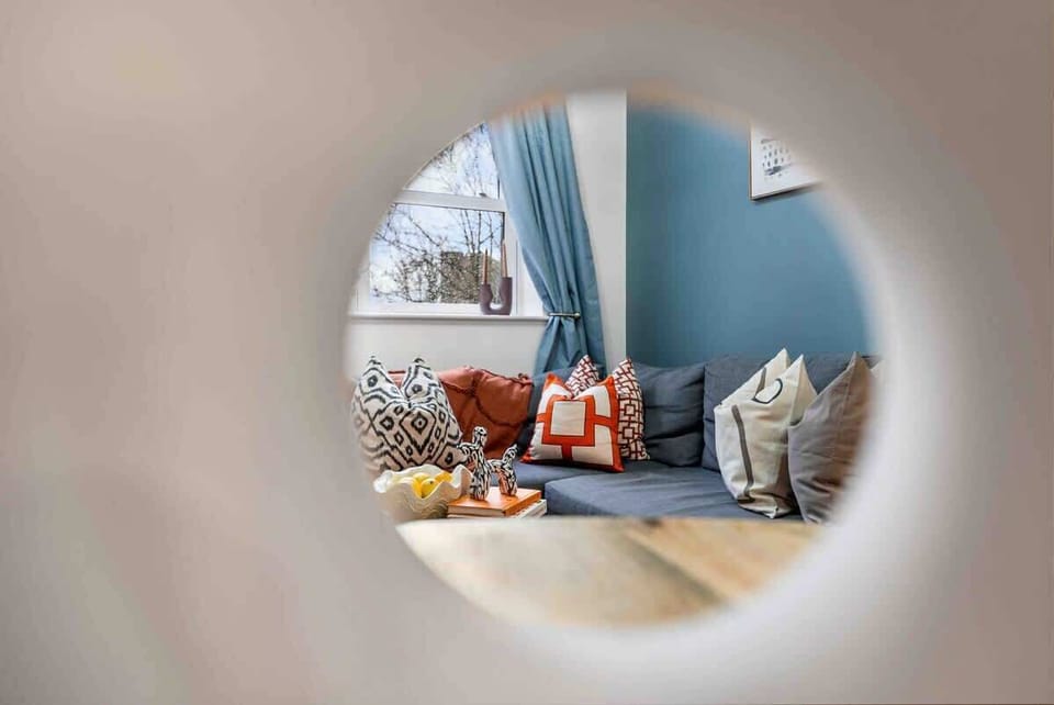 Living room at Blue Puffin Stays Short Lets & Serviced Accommodation