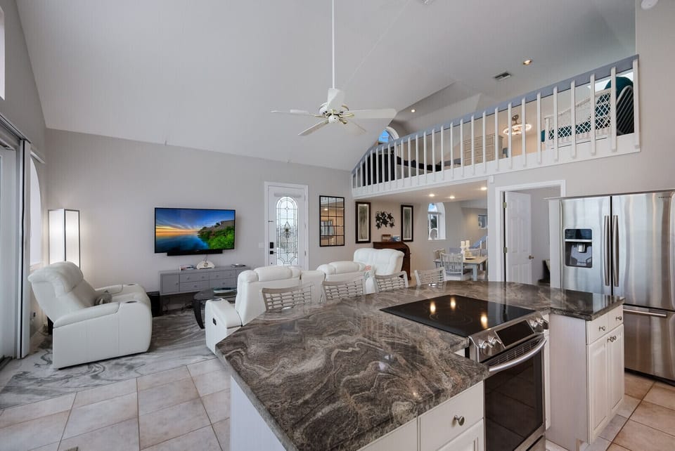 Kitchen - Ample counter space and granite countertop