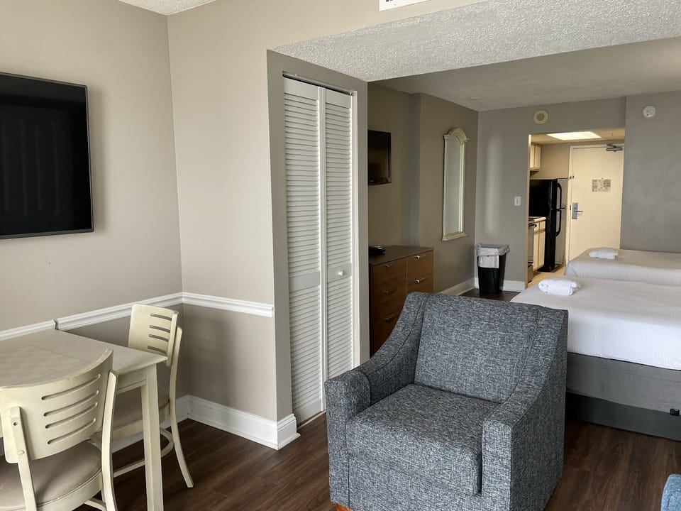 Living Room / Lounge