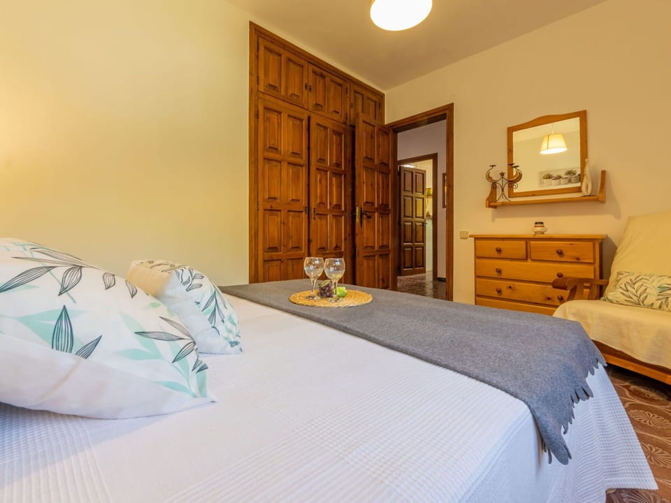 Building, Furniture, Cabinetry, Comfort, Door, Wood, Textile, Pillow, Picture Frame, Interior Design