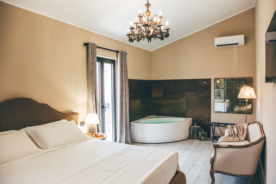 Luxury Room | 1 bedroom, minibar, in-room safe, free WiFi
