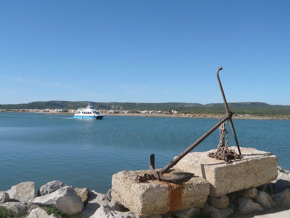 Water, Sky, Boat, Watercraft, Coastal And Oceanic Landforms, Wood, Lake, Beach, Horizon, Landscape