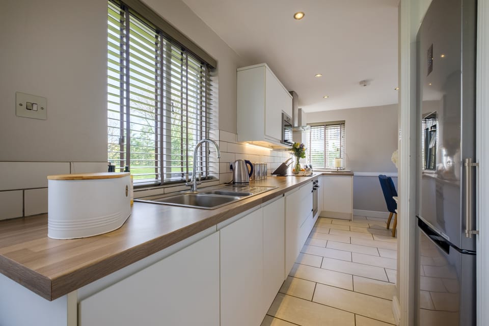 Fridge, dishwasher, electric kettle, toaster