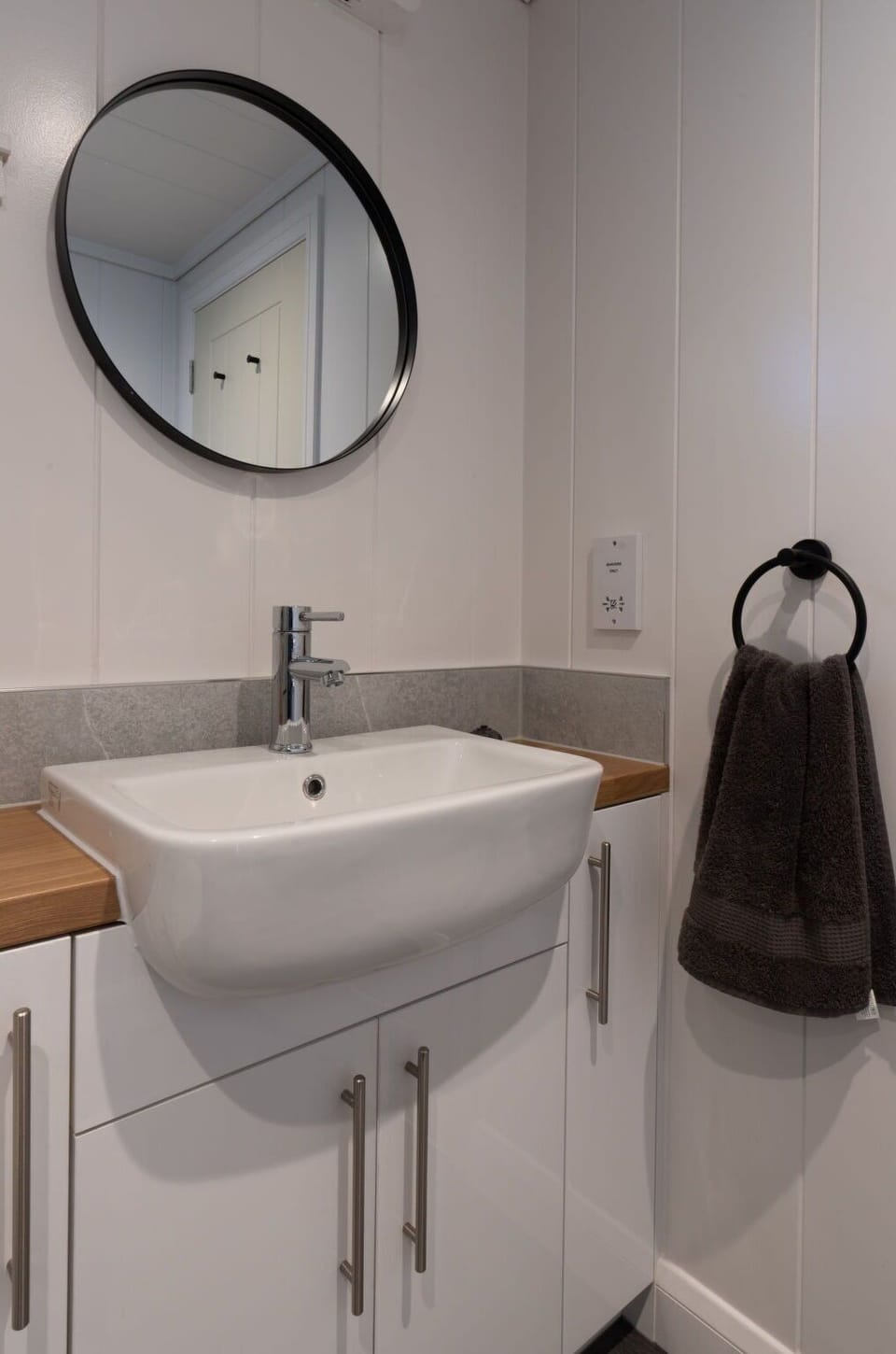 Property, Building, Furniture, Comfort, Azure, Interior Design, Window, Wood, Bed Frame, Pillow