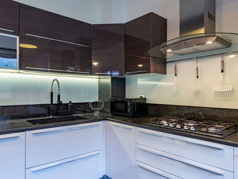 Cabinetry, Countertop, Kitchen Sink, Kitchen, Sink, Tap, Building, Kitchen Stove, House, Floor