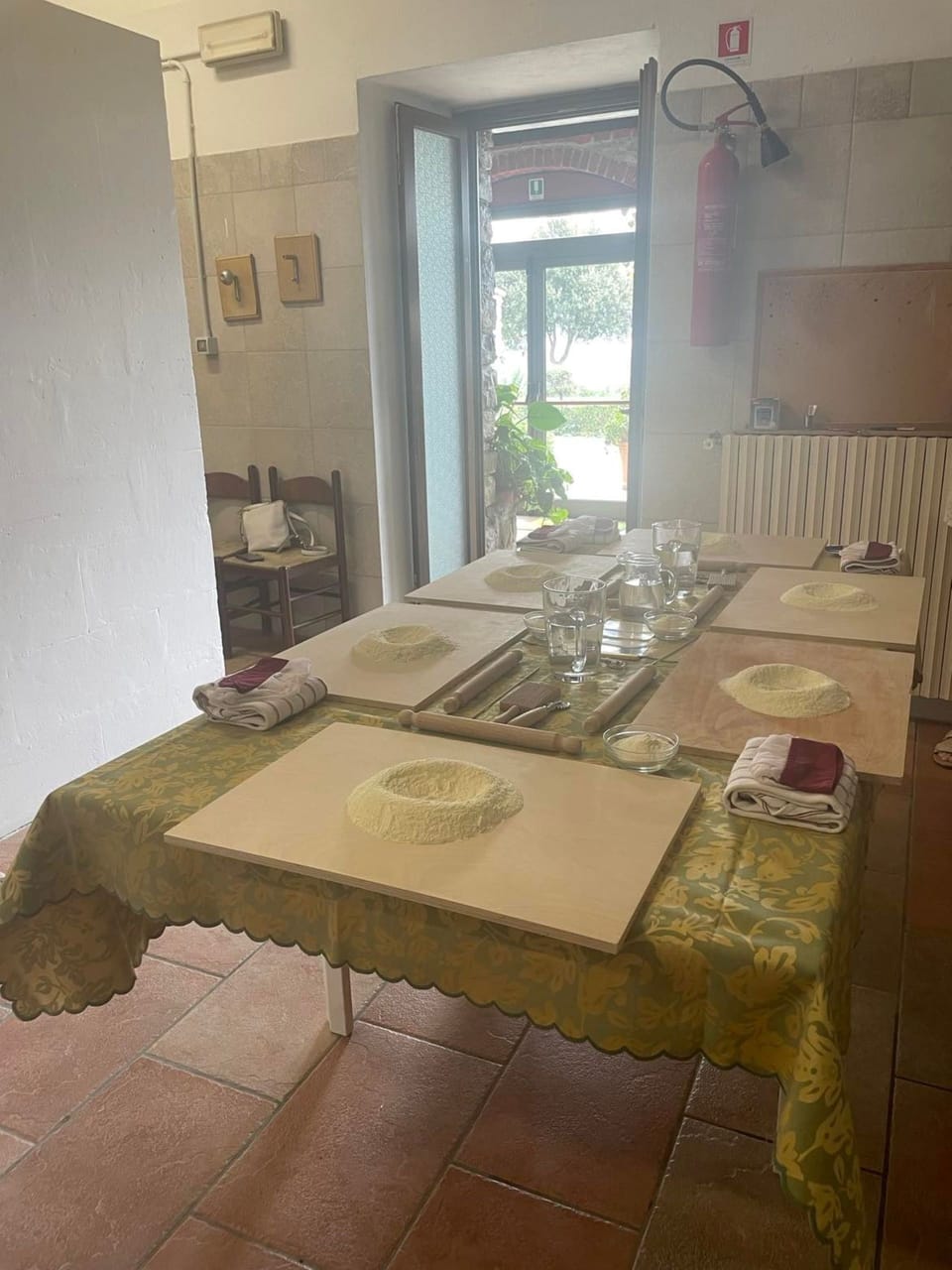 Window, Table, Wood, Building, Interior Design, Floor, Flooring, Rectangle, Beige, Tableware