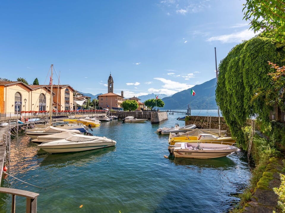 Water, Sky, Boat, Cloud, Watercraft, Building, Plant, Body Of Water, Lake, Bank