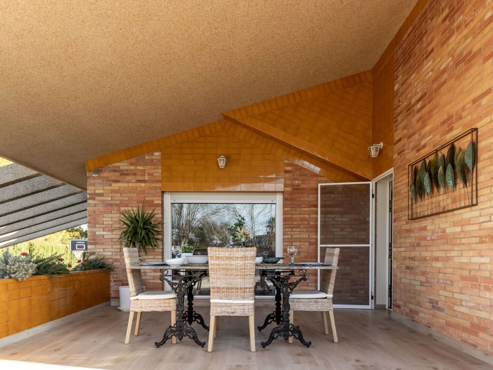 Furniture, Plant, Property, Table, Chair, Wood, Shade, Interior Design, Architecture, Floor
