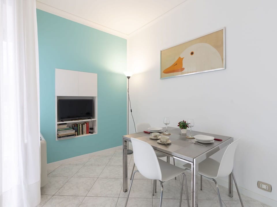 Table, Building, Property, Furniture, Wood, Interior Design, Chair, Flooring, Floor