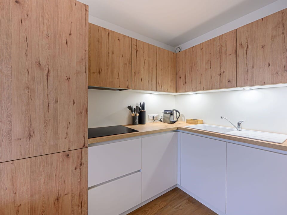 Flooring, Countertop, Interior Design, Wood, Furniture, Cabinetry, Kitchen, Floor, Ceiling, Wood Flooring