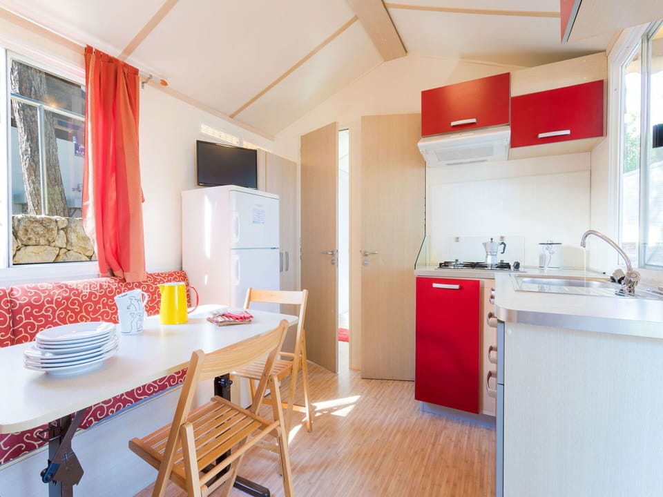 Furniture, Kitchen Sink, Cabinetry, Property, Sink, Table, Window, Countertop, Kitchen, Wood