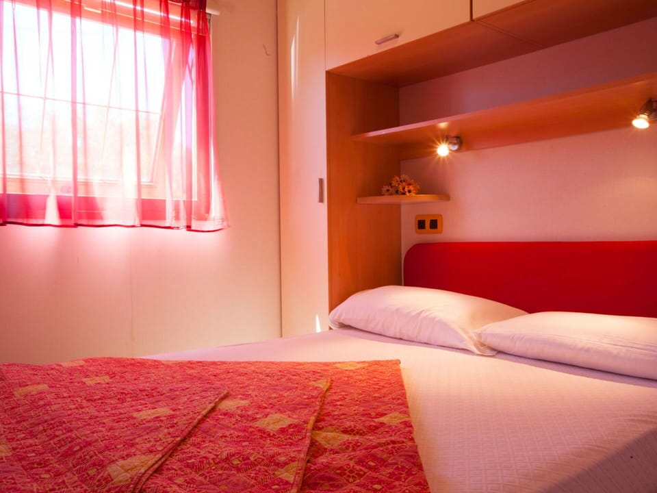 Window, Light, Comfort, Building, Wood, Orange, Interior Design, Red, Flooring, Bed
