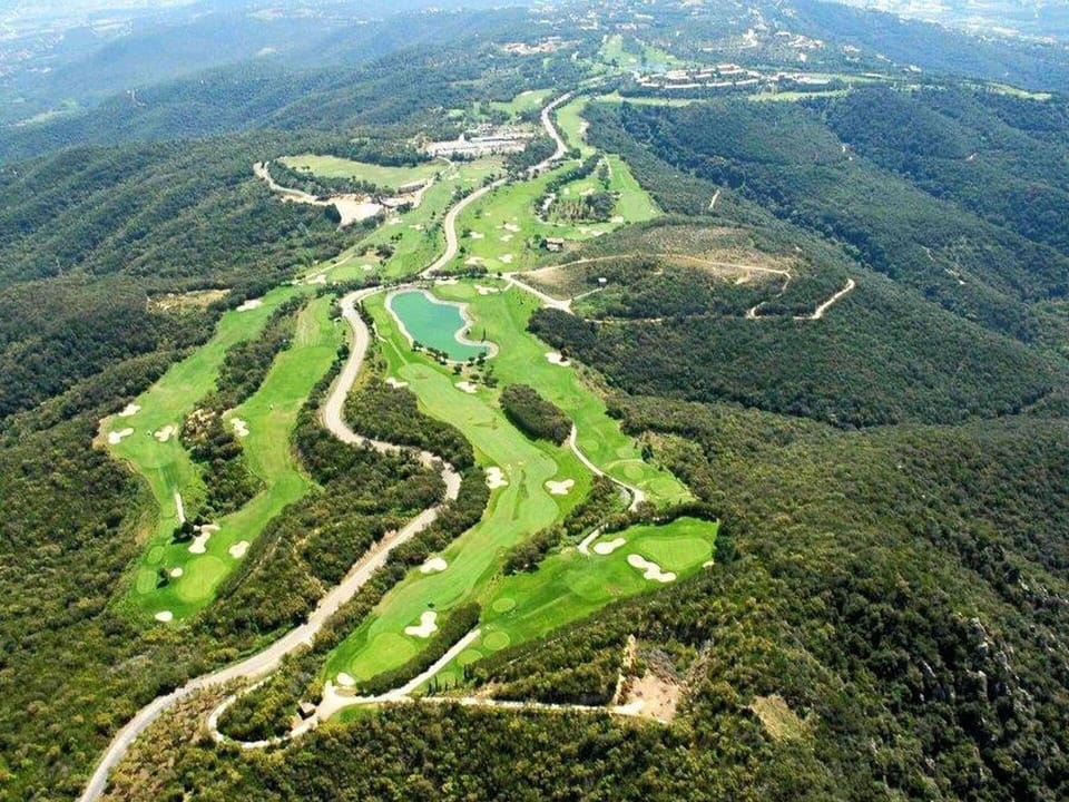 Water Resources, Mountain, Ecoregion, Natural Landscape, Land Lot, Grassland, Plain, Landscape, Rural Area, Grass