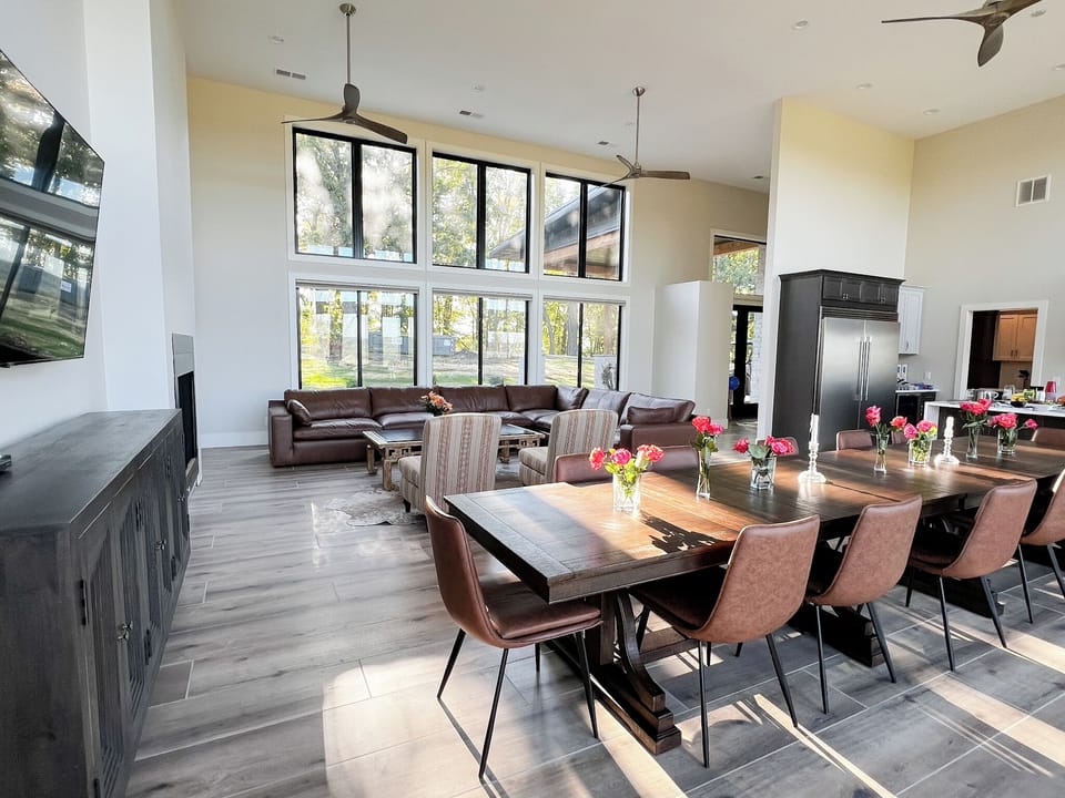 The Quiet Rock Lodge on the Brixen Ivy Ranch - Great Room & Kitchen