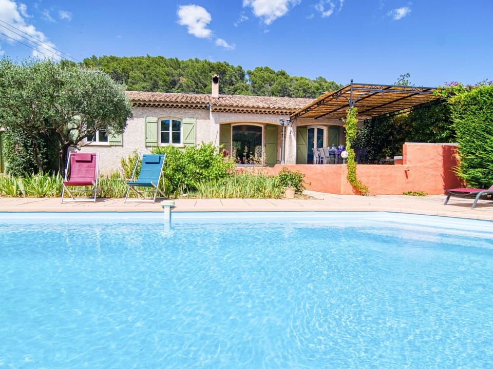 Water, Plant, Cloud, Sky, Property, Building, Window, Swimming Pool, Azure, Tree