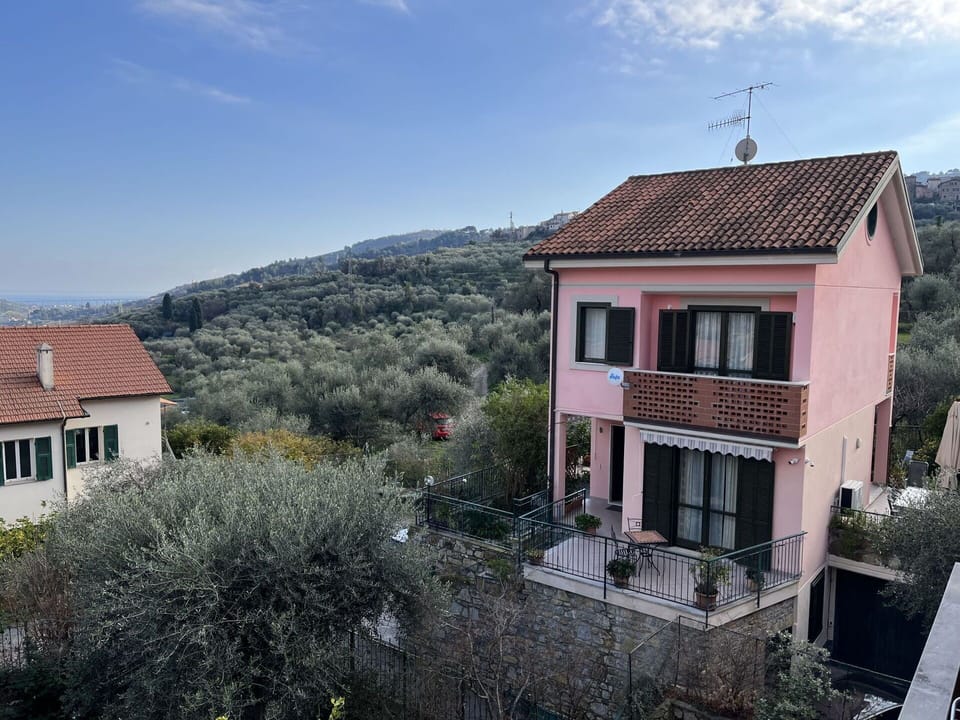 Residential Area, House, Roof, Home, Human Settlement, Balcony, Suburb, Village, Mountain Village