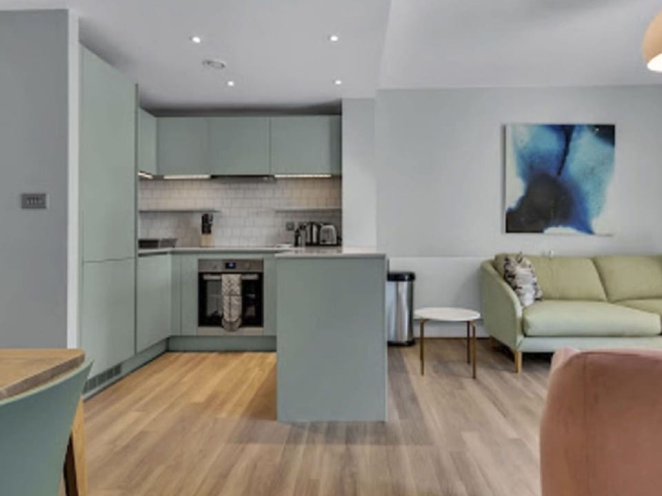 Furniture, Property, Cabinetry, Countertop, Building, Lighting, Wood, Interior Design, Flooring, Table