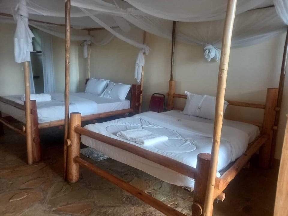 Executive Room, Balcony, Park View | Memory foam beds, desk, laptop workspace, rollaway beds