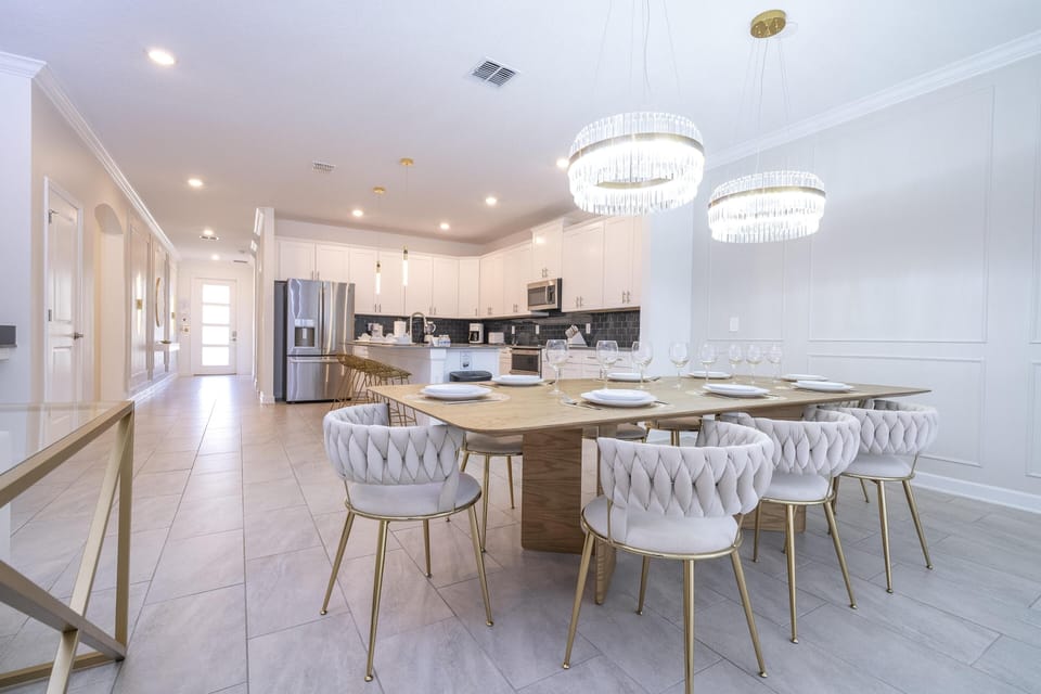 Dining Room (Sits 8)
