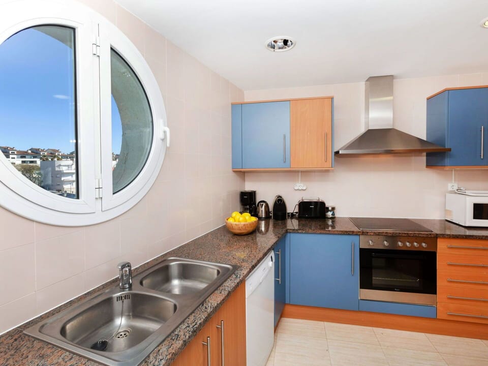 Plant, Sky, Building, Window, Tree, Land Lot, House, Larch, Grass, Residential Area