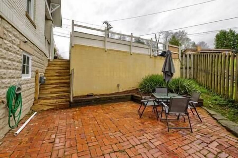 Spacious outdoor patio. 