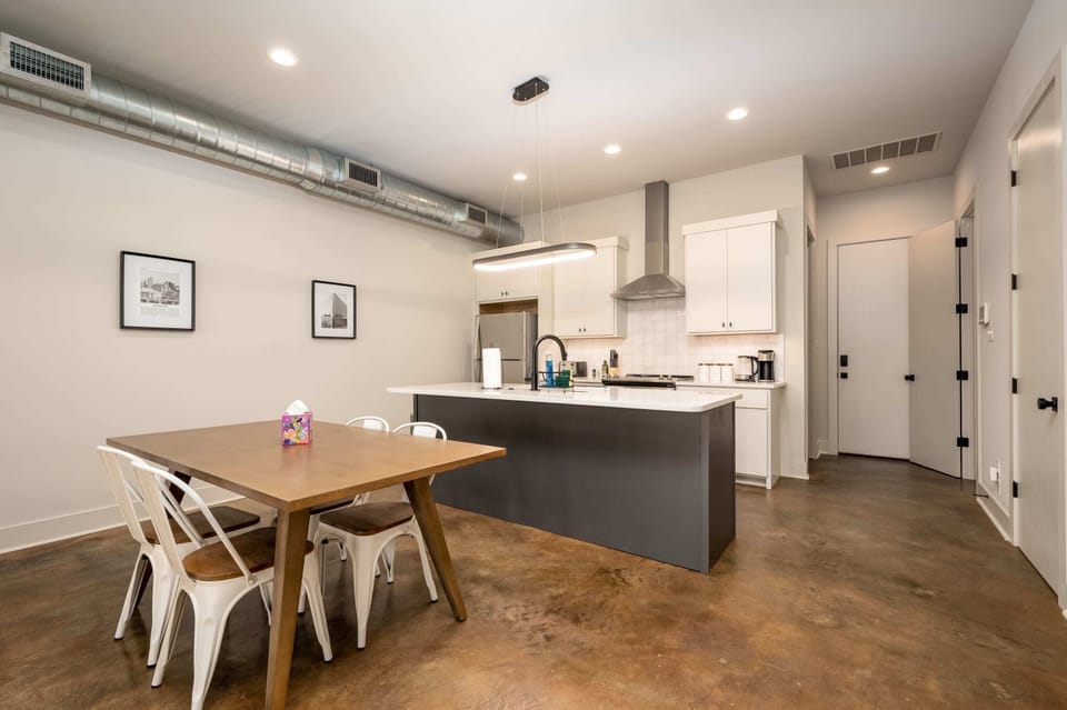 Dining Room/Kitchen