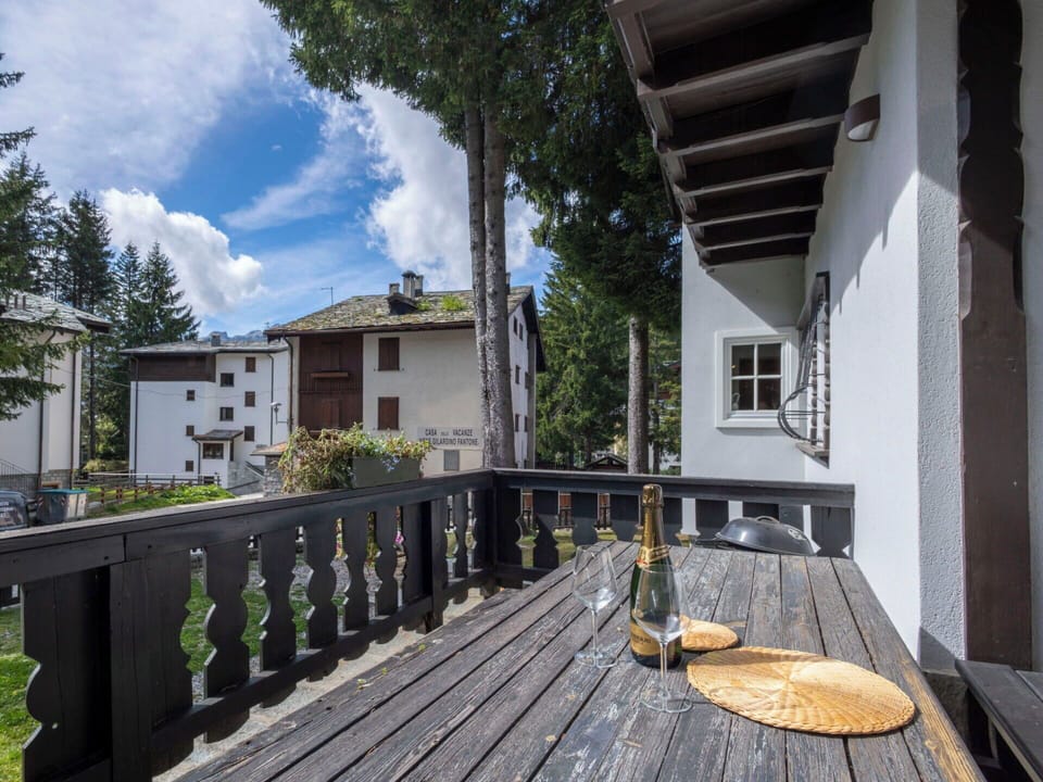 Wood, Home, Door, Porch, Cottage, Balcony, Handrail, Siding, Villa