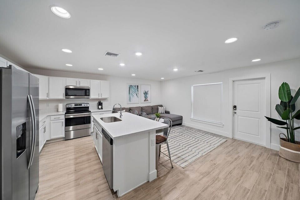 Fully equipped kitchen with coffee bar