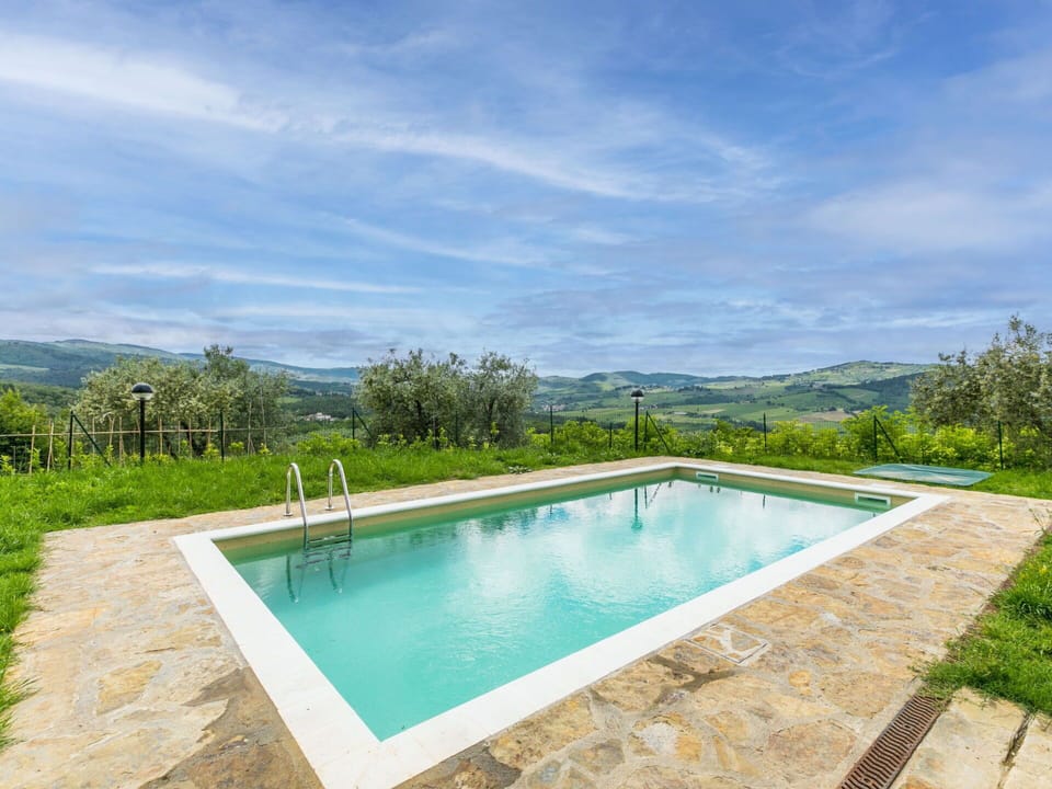 Water, Cloud, Water Resources, Sky, Property, Swimming Pool, Plant, Azure, Natural Landscape, Rectangle