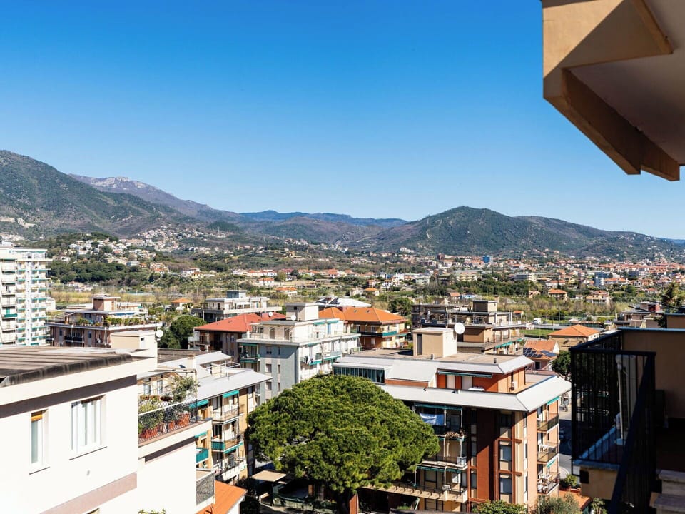 Mountainous Landforms, Daytime, Mountain, Hill, Residential Area, Town, Roof, Home, Mountain Range, Apartment